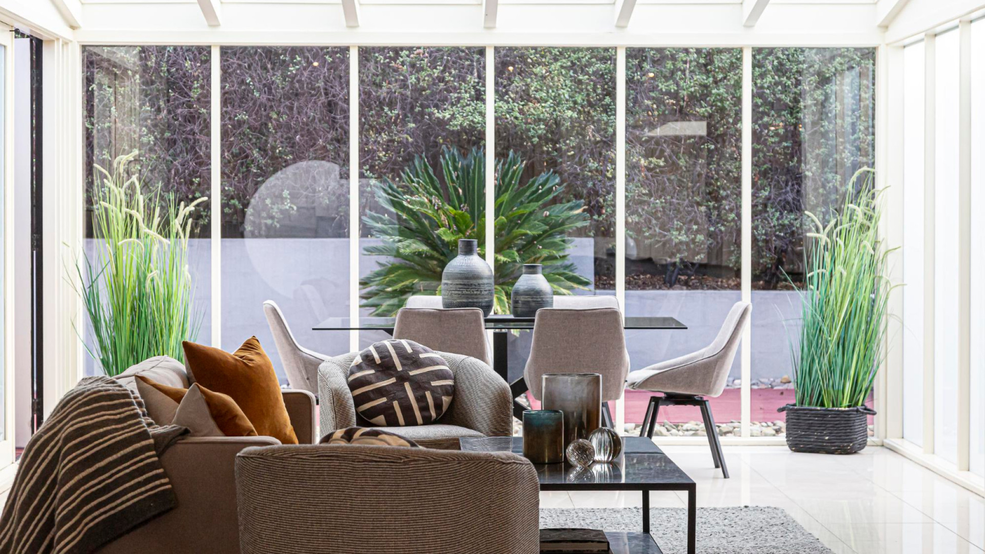 Couleurs et matériaux : créer une véranda qui inspire